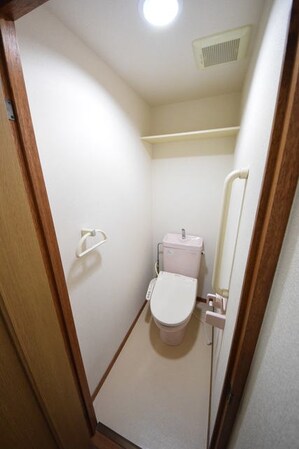 エーヴィゲス市川の物件内観写真